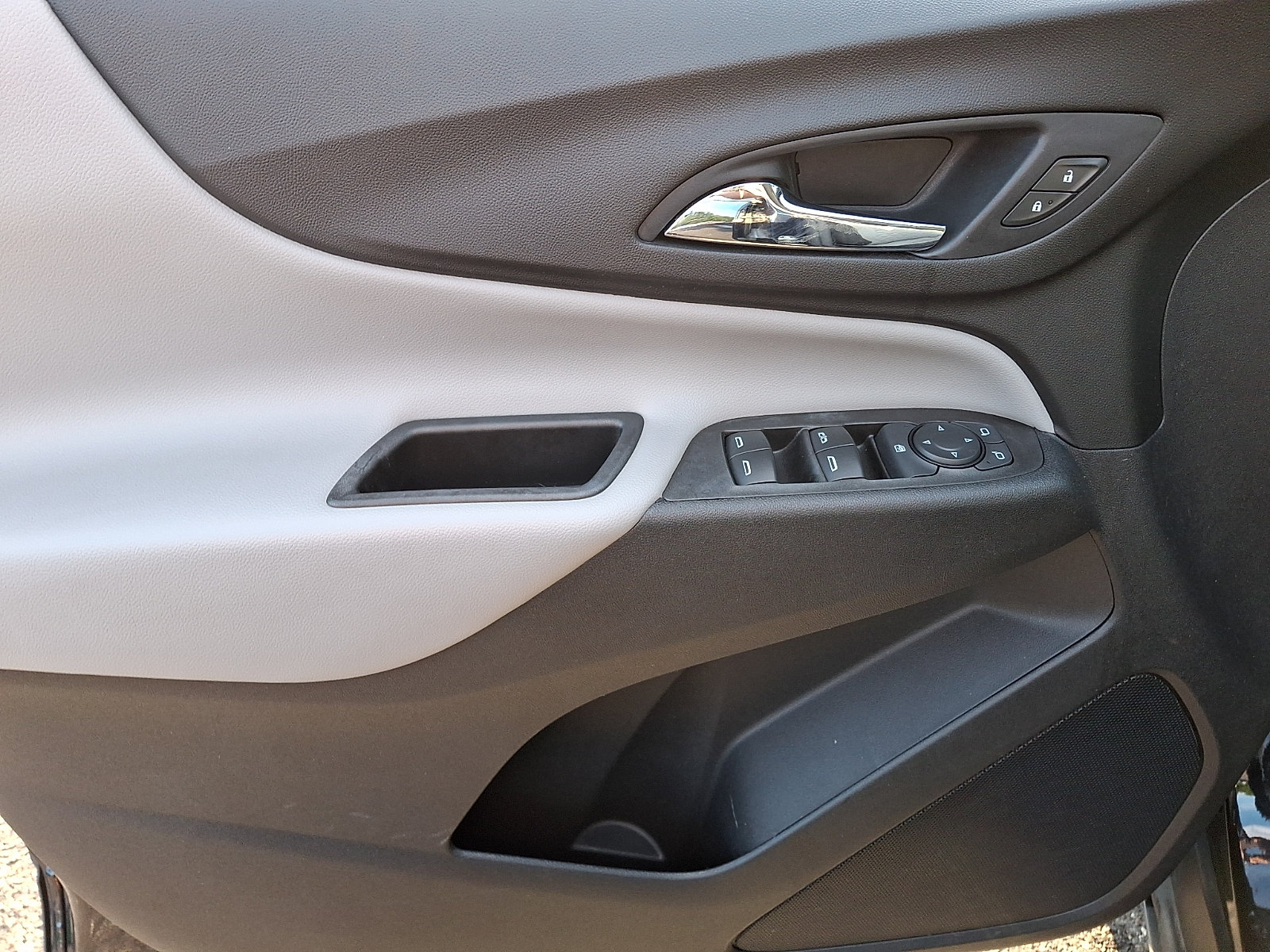 Used 2020 Chevrolet Equinox LS w/ LS Convenience Package FWD image 13