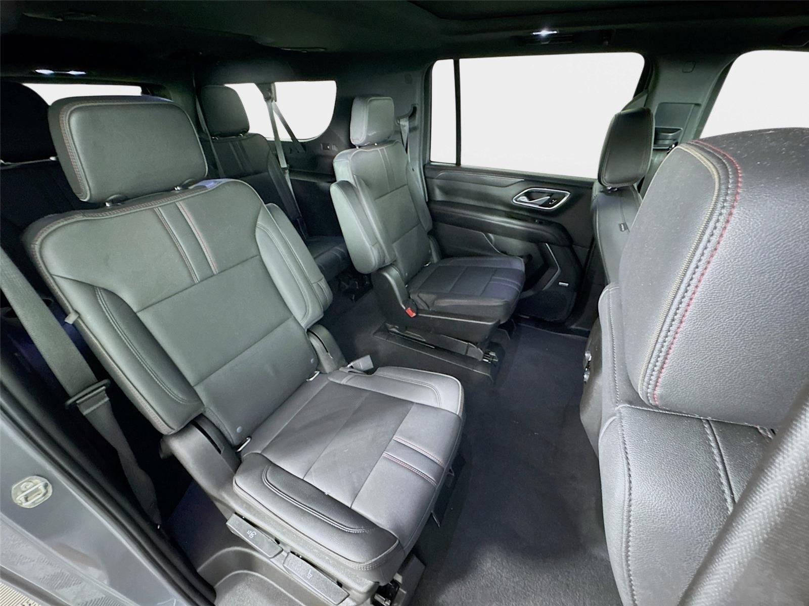 Certified 2021 Chevrolet Suburban RST w/ Luxury Package RWD image 33