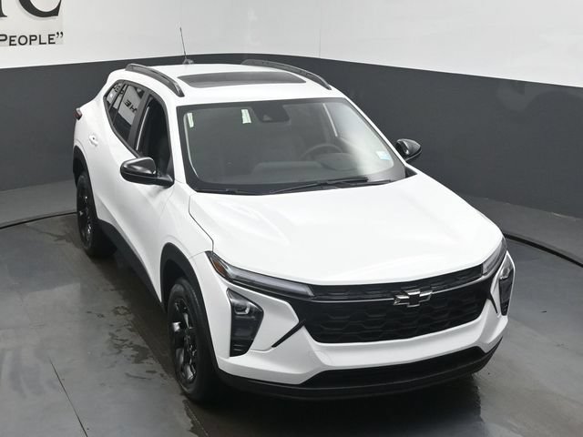 New 2026 Chevrolet Trax LT w/ Sunroof Package FWD image 25