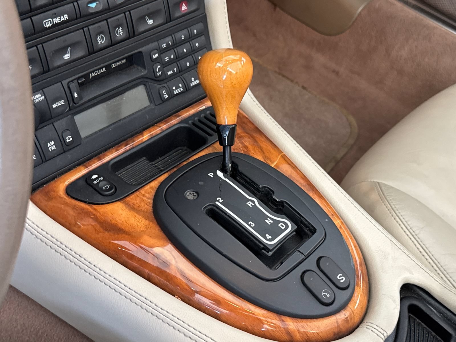 Used 2002 Jaguar XK8 Convertible RWD image 15