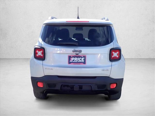 Used 2015 Jeep Renegade Latitude AWD/4WD image 3