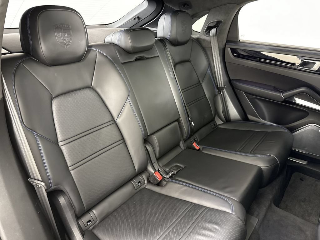 Certified 2023 Porsche Cayenne Turbo AWD/4WD image 22