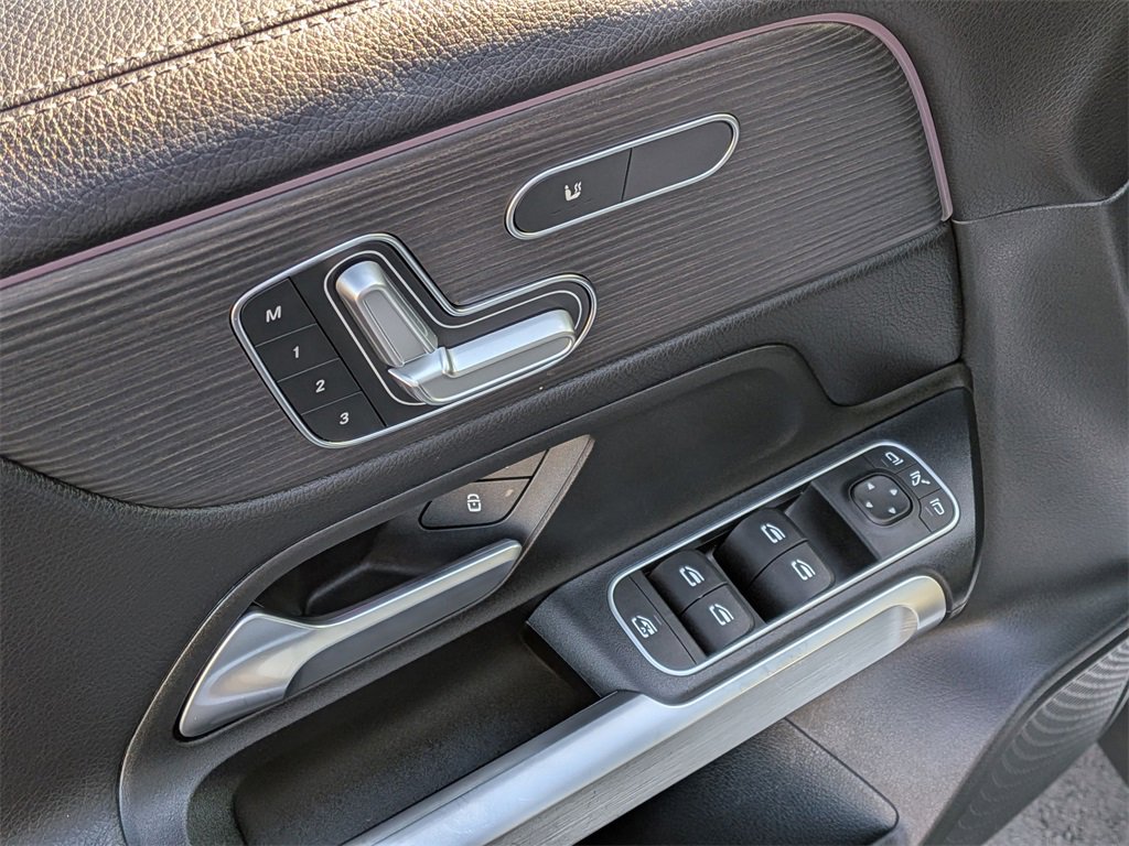 Used 2023 Mercedes-Benz GLB 250 image 15