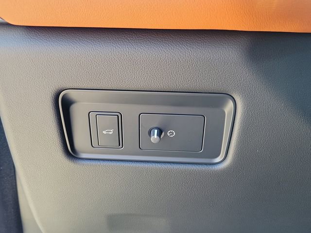 New 2026 Jaguar F-PACE R-Dynamic S image 24