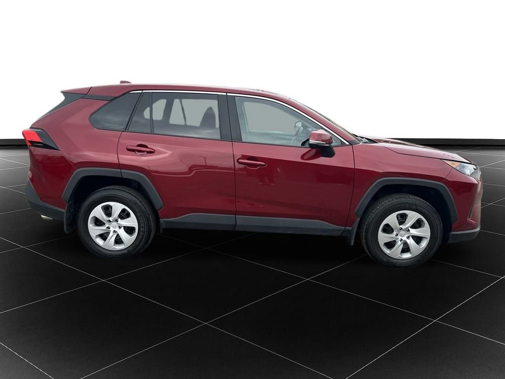 Used 2022 Toyota RAV4 LE image 6