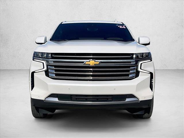 Used 2024 Chevrolet Suburban High Country RWD image 3