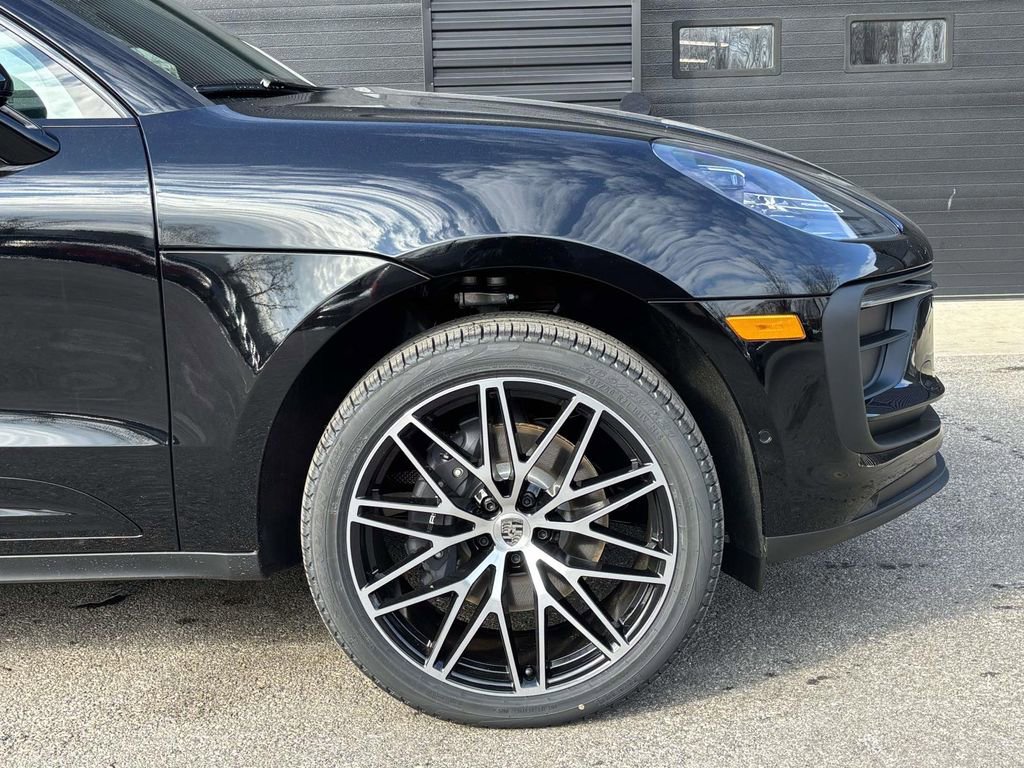 New 2026 Porsche Macan image 14