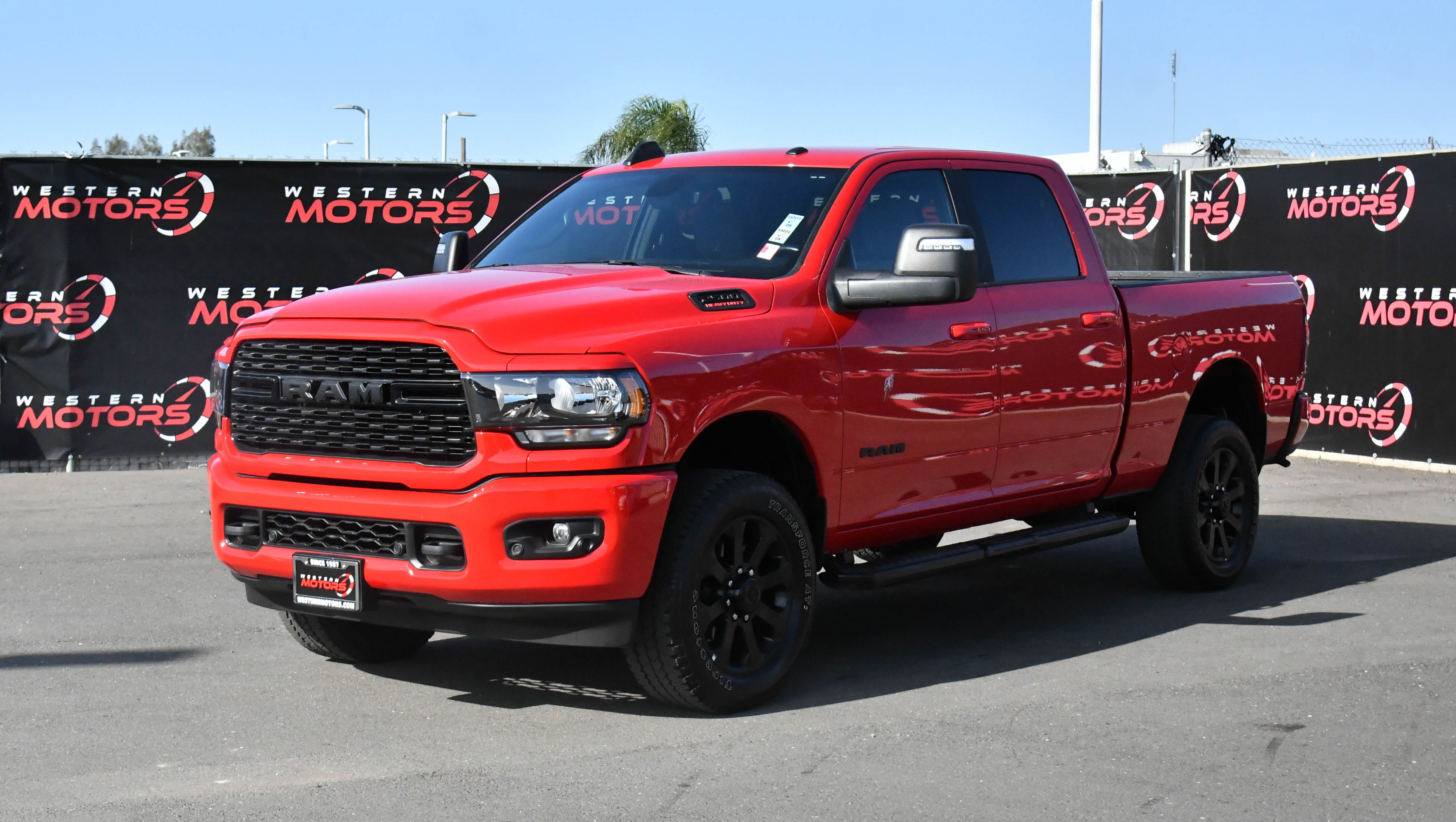 Used 2024 RAM 2500 Big Horn w/ Night Edition AWD/4WD image 3