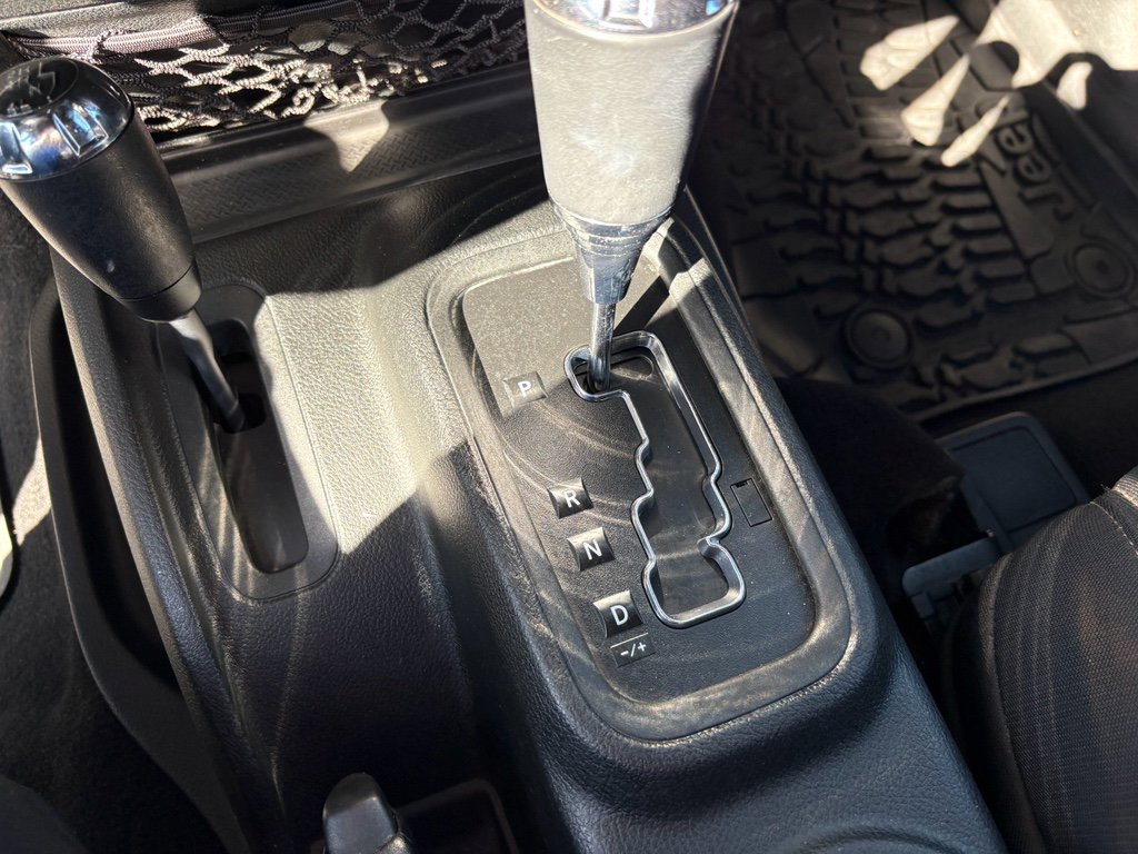 Used 2018 Jeep Wrangler Golden Eagle image 21