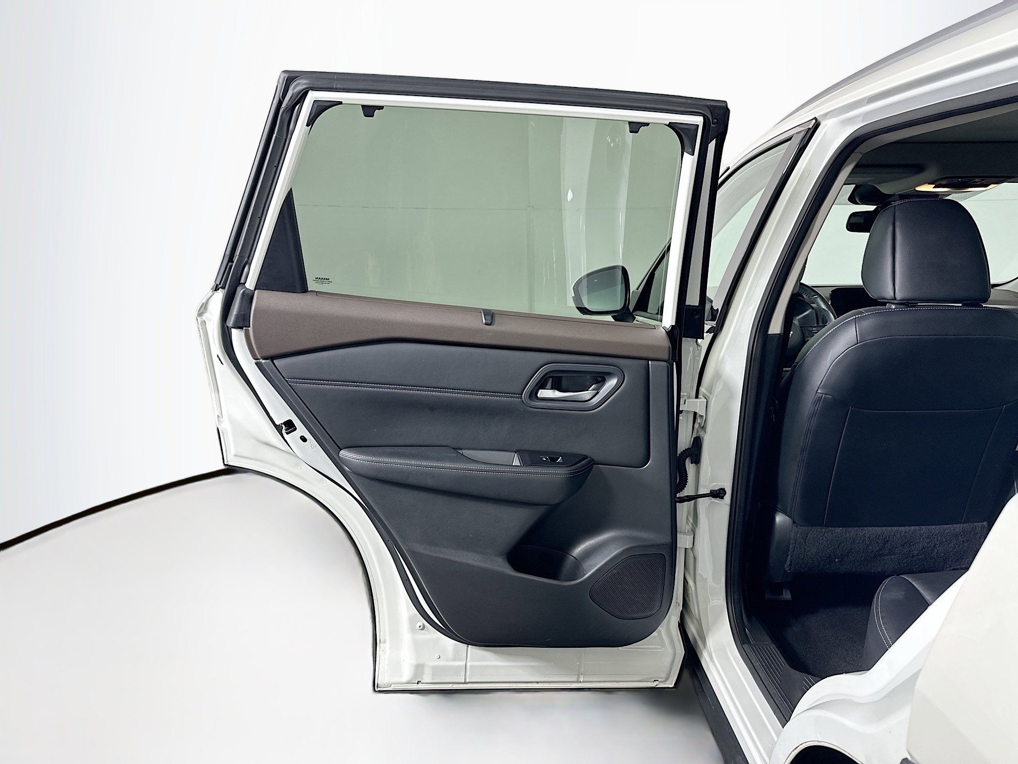 Used 2023 Nissan Rogue SL w/ SL Premium Package image 27