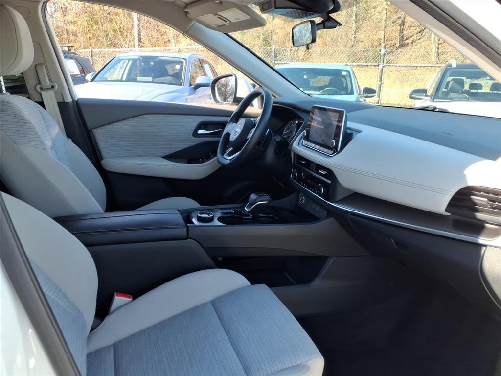 Used 2023 Nissan Rogue SV image 24