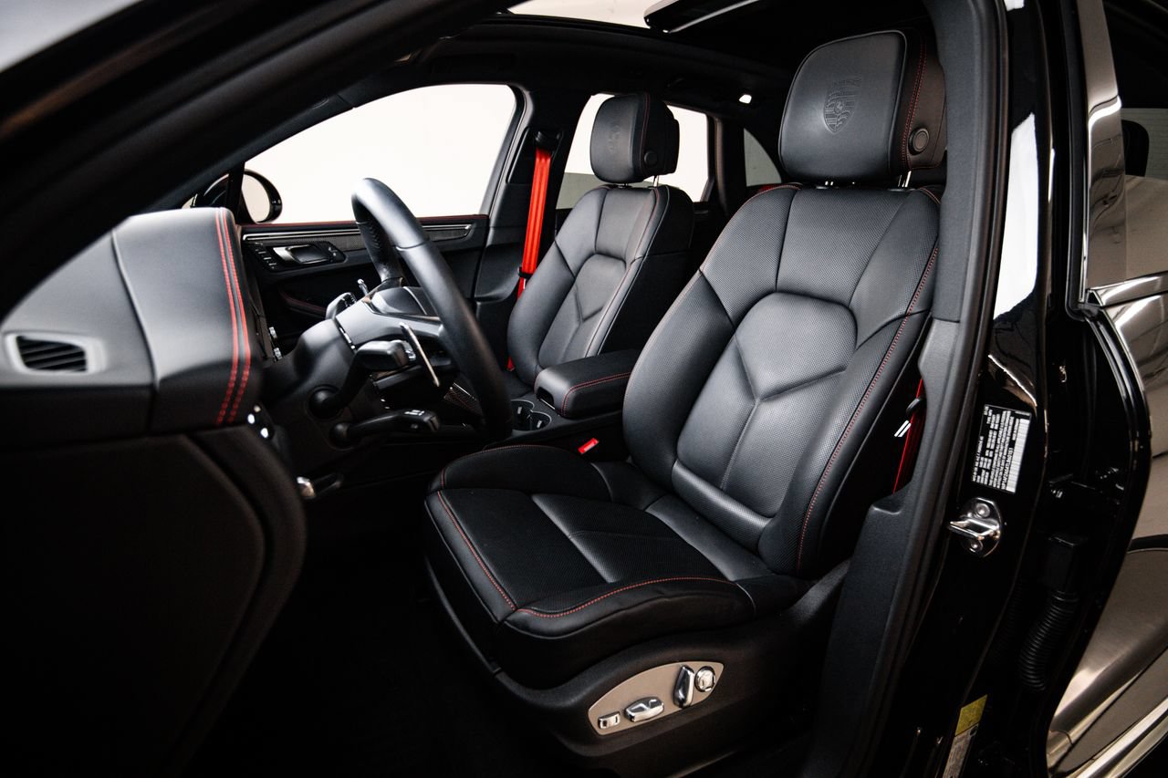 Certified 2026 Porsche Macan GTS AWD/4WD image 5