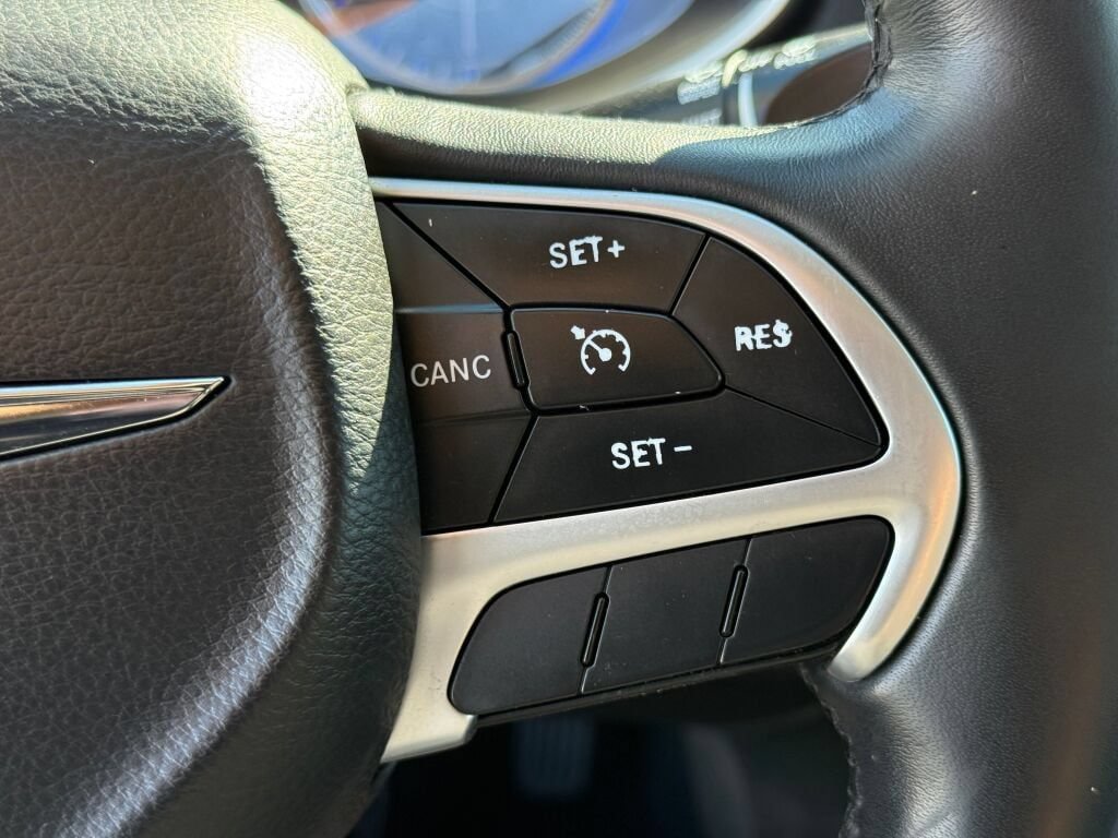 Used 2016 Chrysler 200 LX FWD image 29