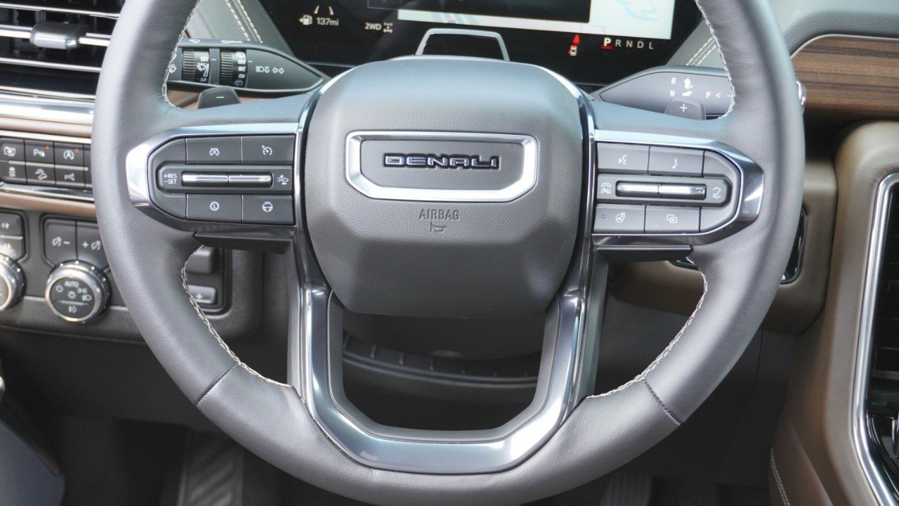 Used 2025 GMC Yukon Denali Ultimate image 34