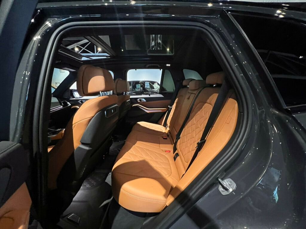 Used 2024 BMW X5 M60i AWD/4WD image 24