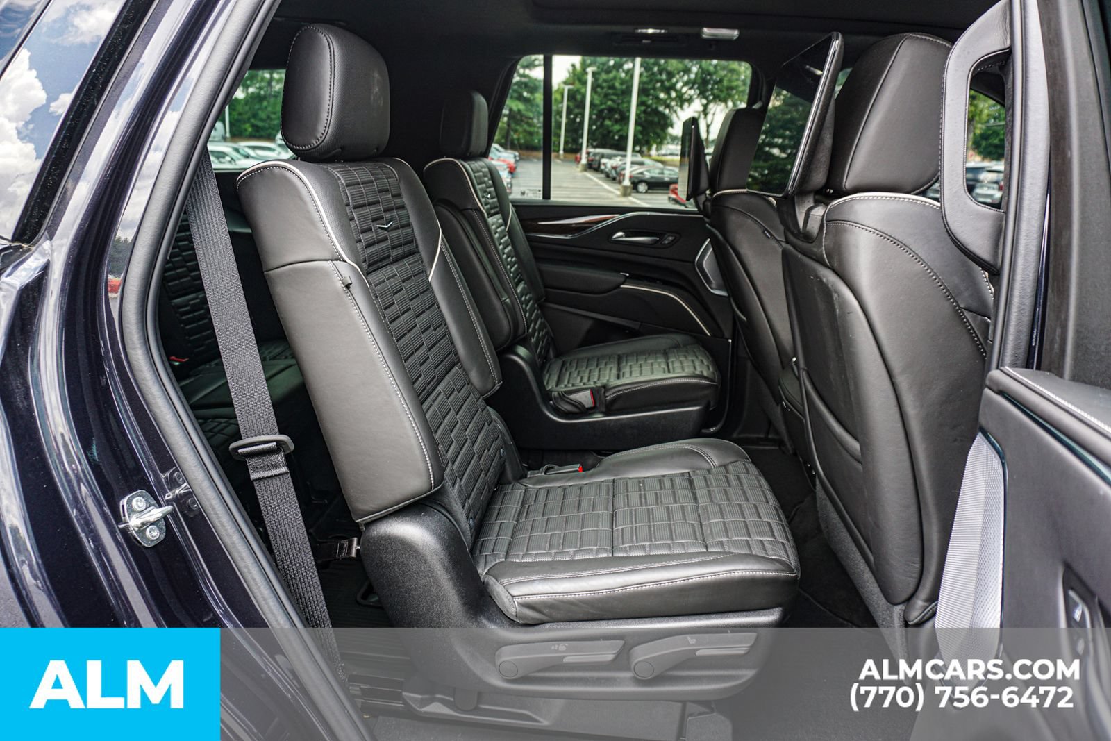 Used 2023 Cadillac Escalade Sport Platinum w/ LPO, ONYX Package AWD/4WD image 24