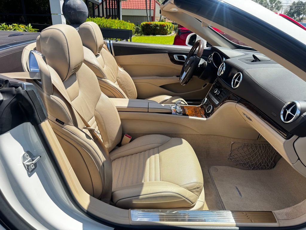 Used 2013 Mercedes-Benz SL 550 image 10