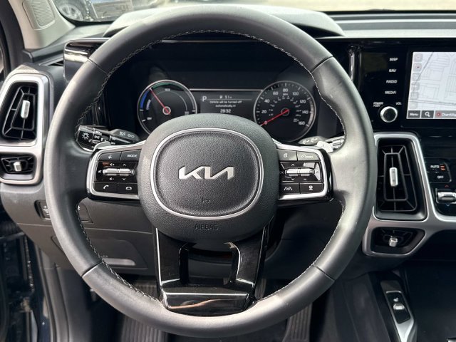 Used 2023 Kia Sorento EX AWD/4WD image 18