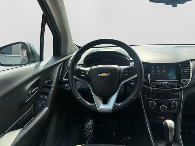 Used 2017 Chevrolet Trax LT w/ LT Convenience Package FWD image 21