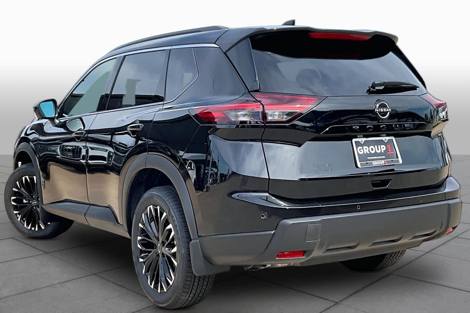 New 2027 Nissan Rogue Dark Armor FWD image 10