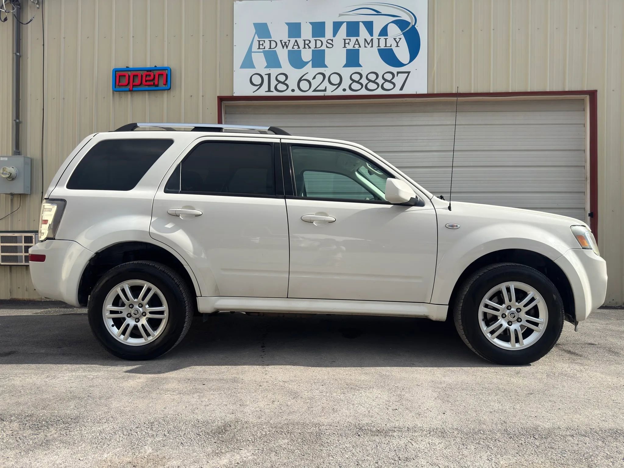 Used 2009 Mercury Mariner Premier FWD image 11