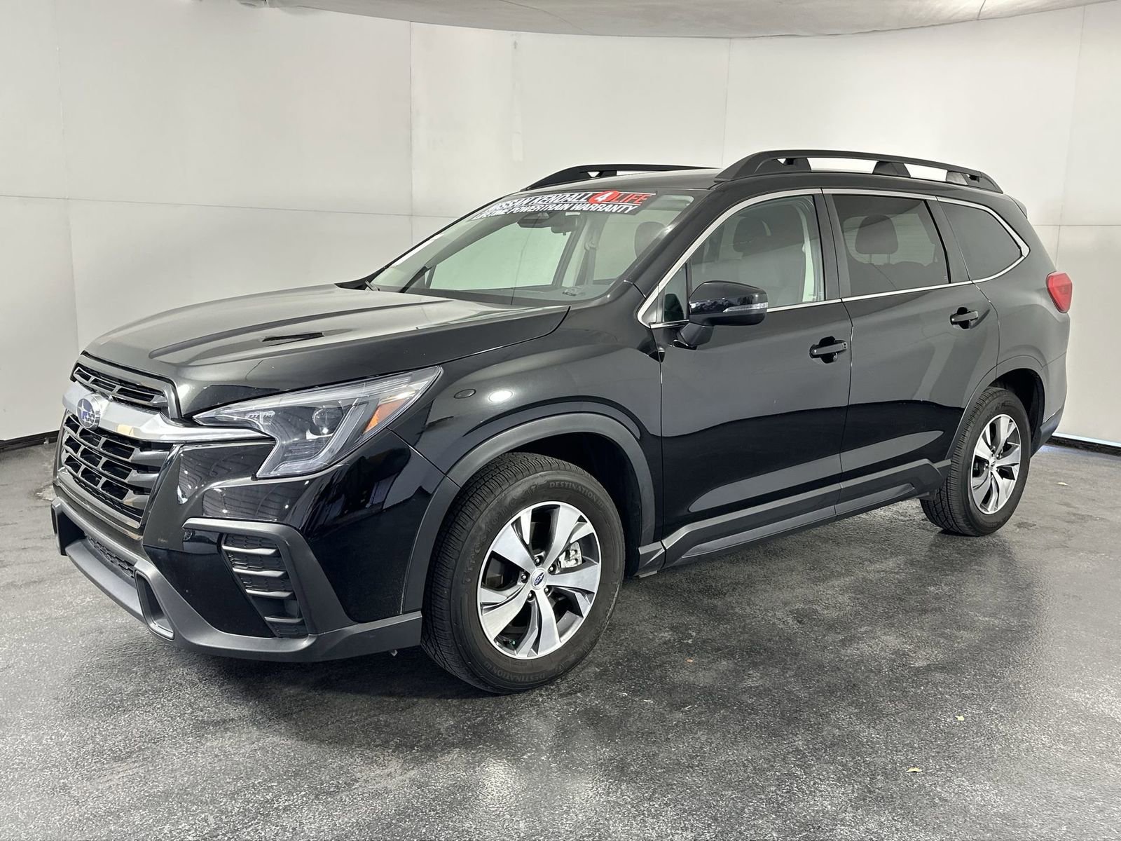 Used 2023 Subaru Ascent Premium image 4
