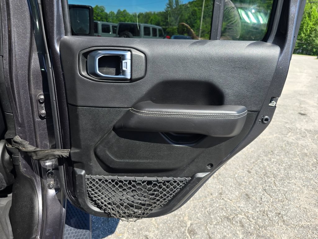 Used 2022 Jeep Wrangler Unlimited Sahara AWD/4WD image 47