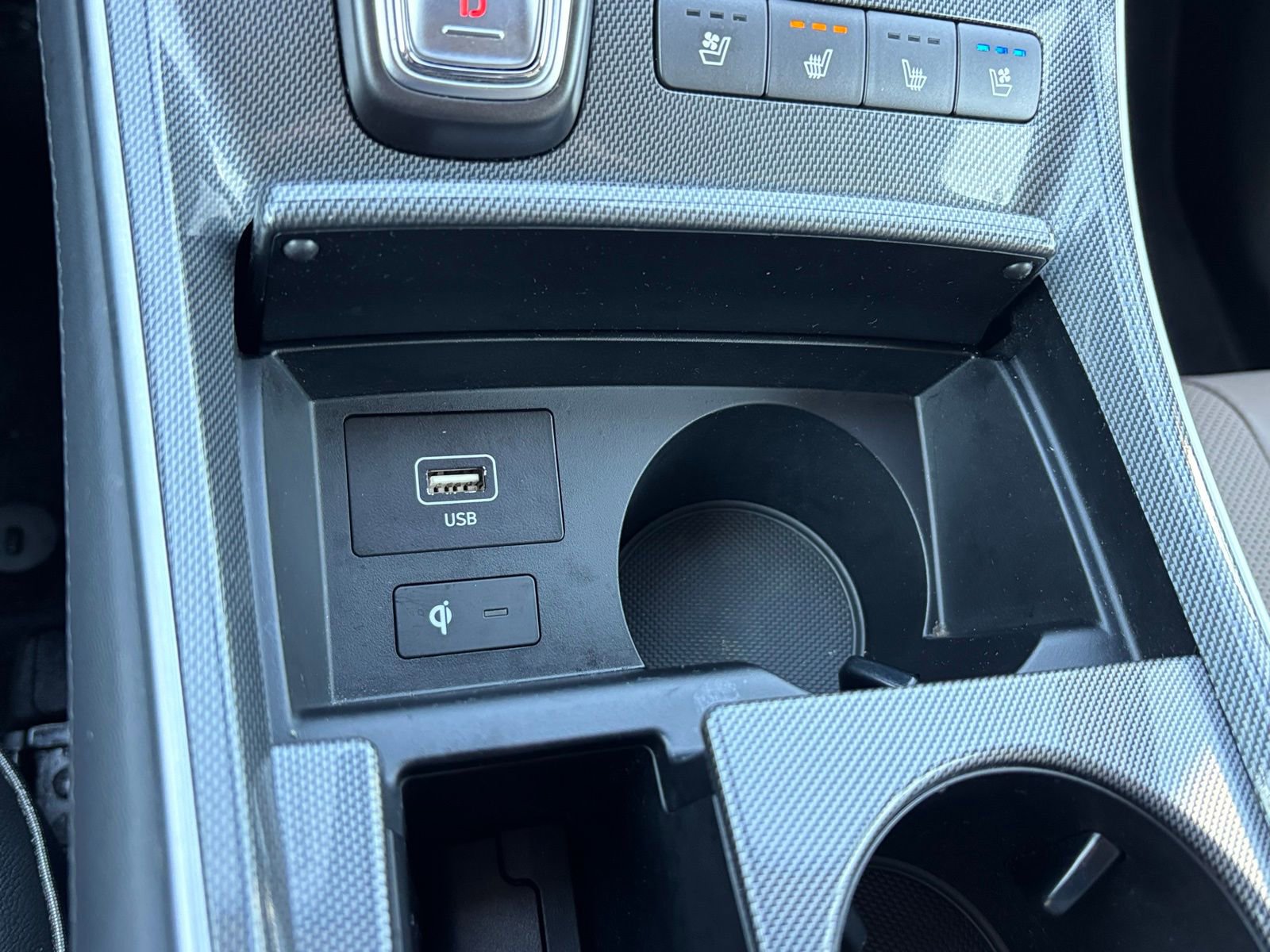 Used 2022 Hyundai Santa Fe Limited image 24