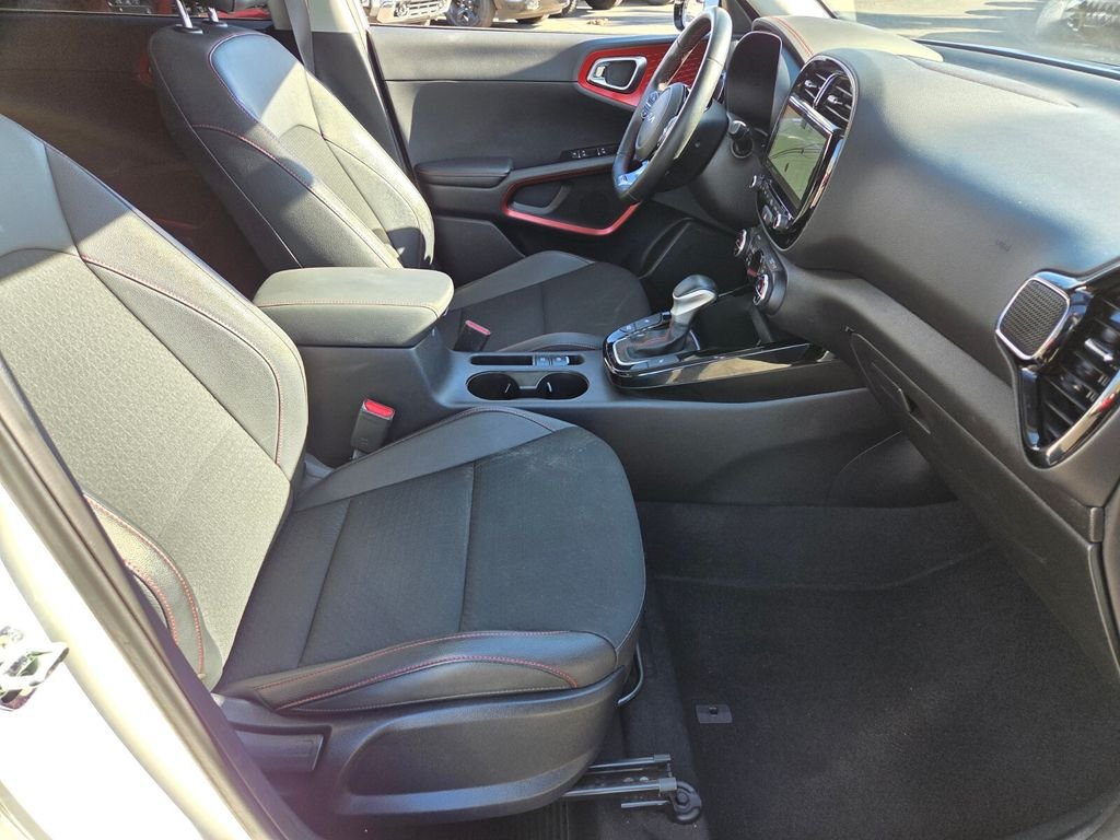 Used 2023 Kia Soul GT-Line w/ GT-Line Technology Package FWD image 19