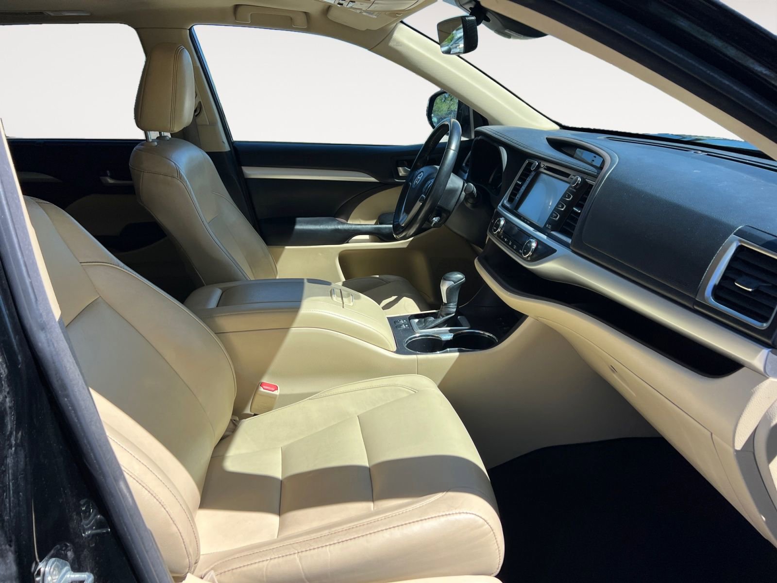 Used 2018 Toyota Highlander XLE AWD/4WD image 15
