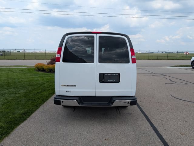 Used 2025 Chevrolet Express 3500 LT w/ LT Preferred Equipment Group RWD image 10