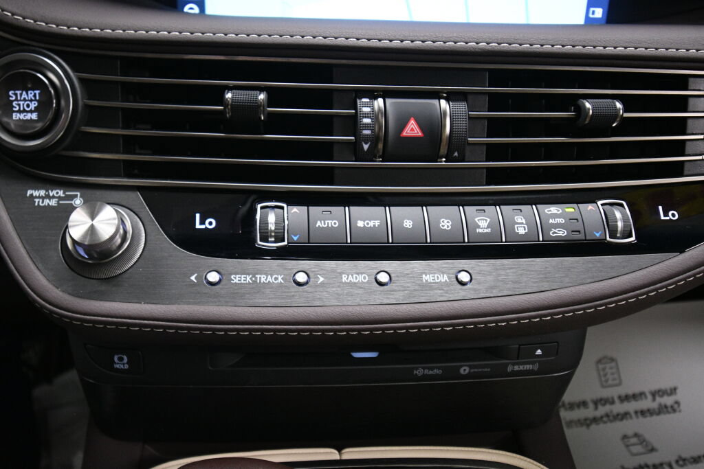 Used 2019 Lexus LS 500 AWD w/ Accessory Package (Z2) image 16