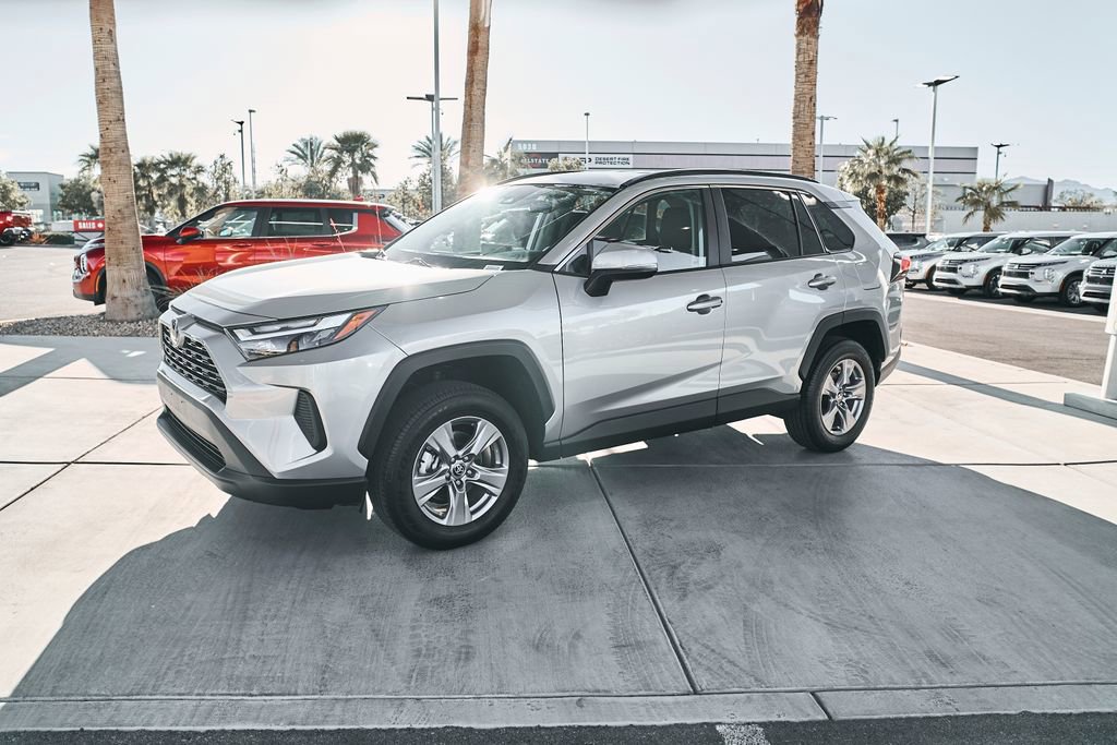 Used 2025 Toyota RAV4 XLE w/ Weather Package AWD/4WD image 4