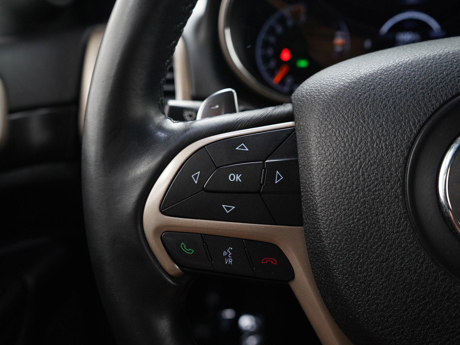 Used 2014 Jeep Grand Cherokee Laredo AWD/4WD image 24