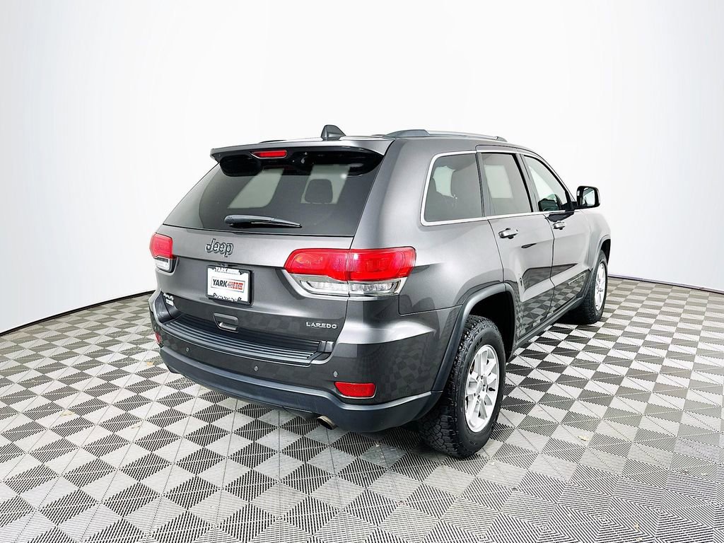 Used 2019 Jeep Grand Cherokee Laredo w/ Security & Convenience Group AWD/4WD image 10