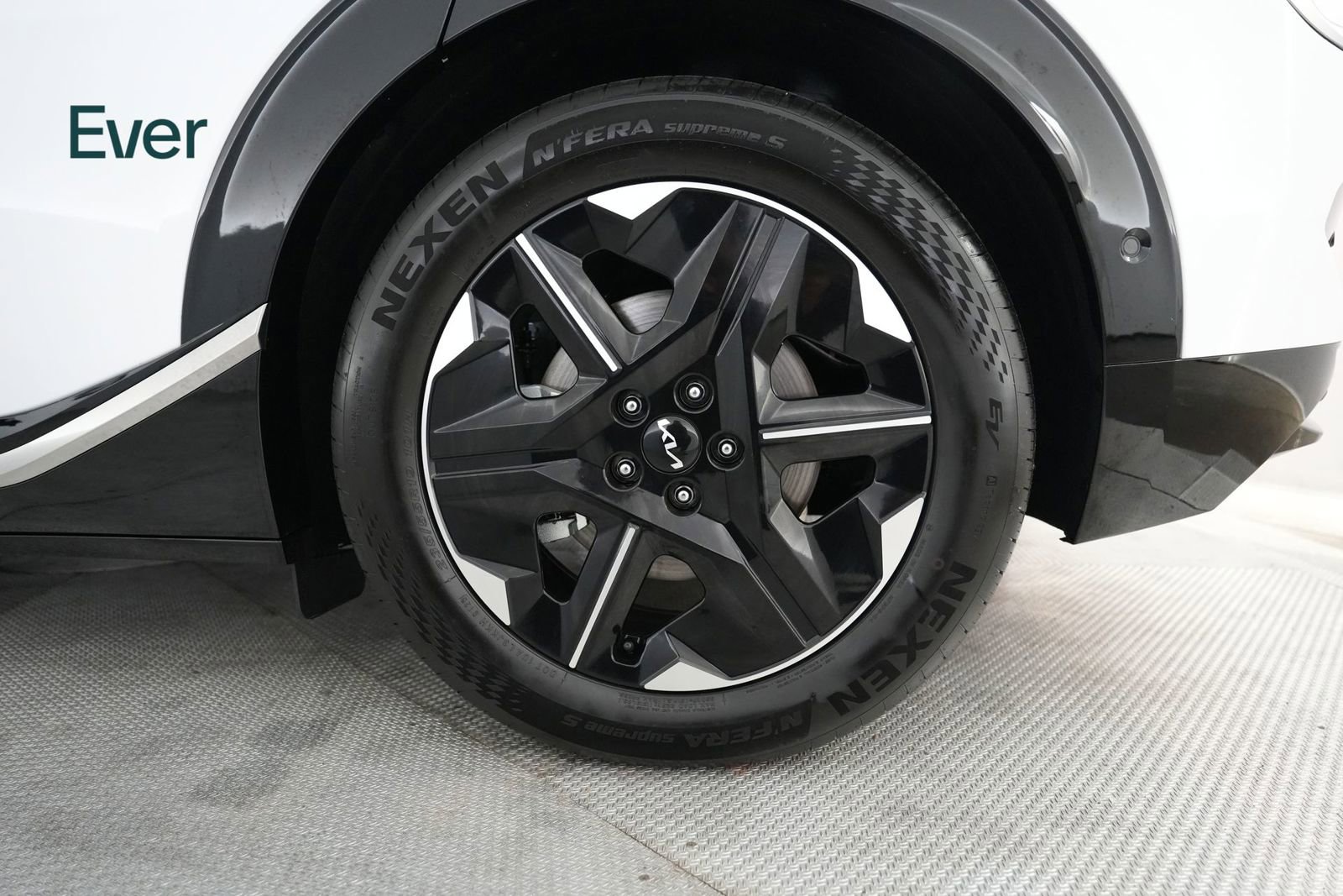 Used 2025 Kia EV6 Wind image 9