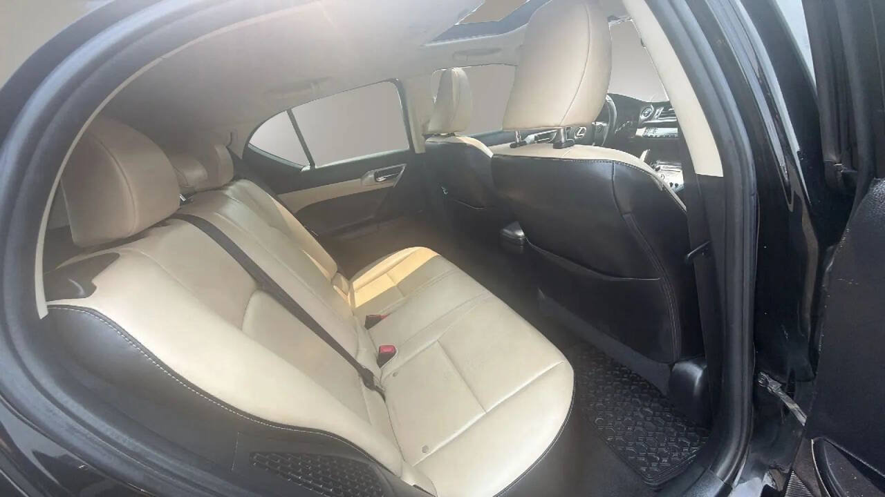 Used 2014 Lexus CT 200h w/ Seat Comfort Package FWD image 14