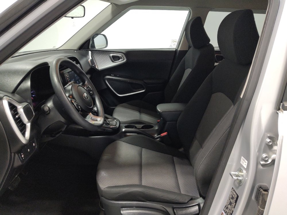 Used 2020 Kia Soul LX image 17