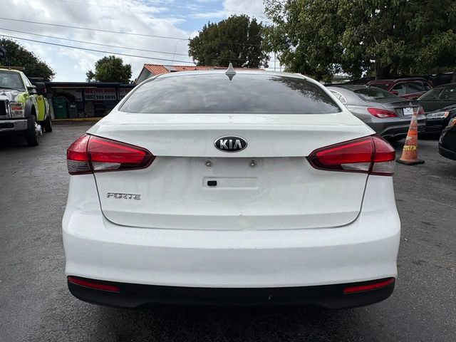 Used 2017 Kia Forte LX image 8