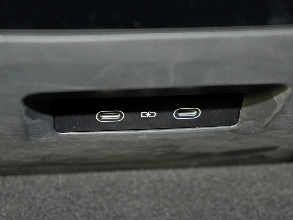 Certified 2025 Porsche Macan 4S Electric AWD/4WD image 41