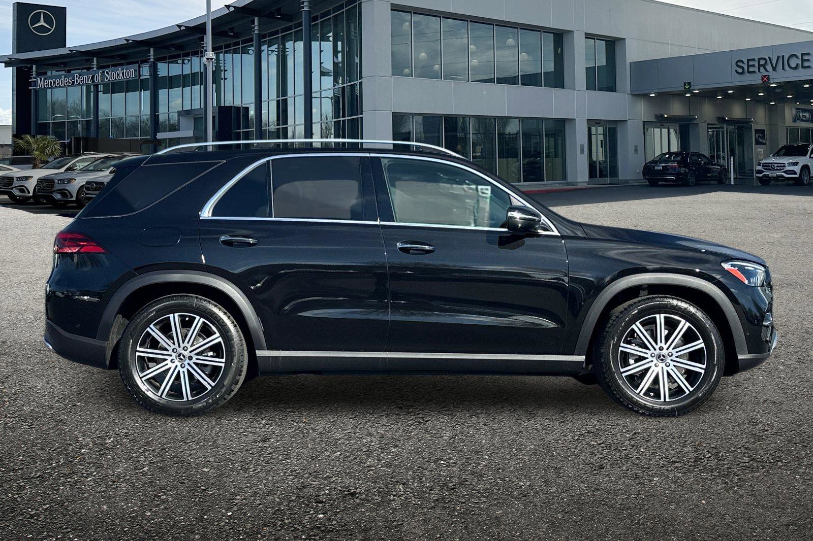 New 2026 Mercedes-Benz GLE 350 4MATIC image 3