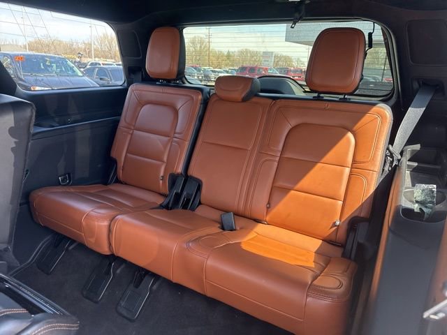 Used 2021 Lincoln Navigator Reserve image 15