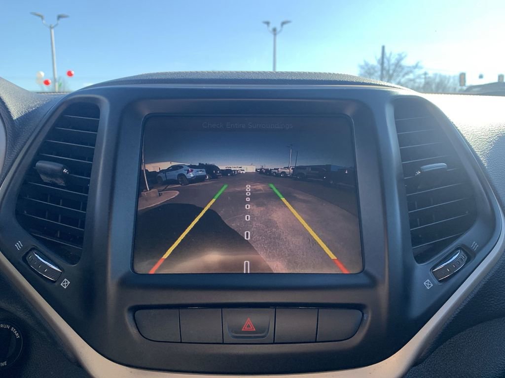 Used 2015 Jeep Cherokee Latitude w/ Cold Weather Group image 21