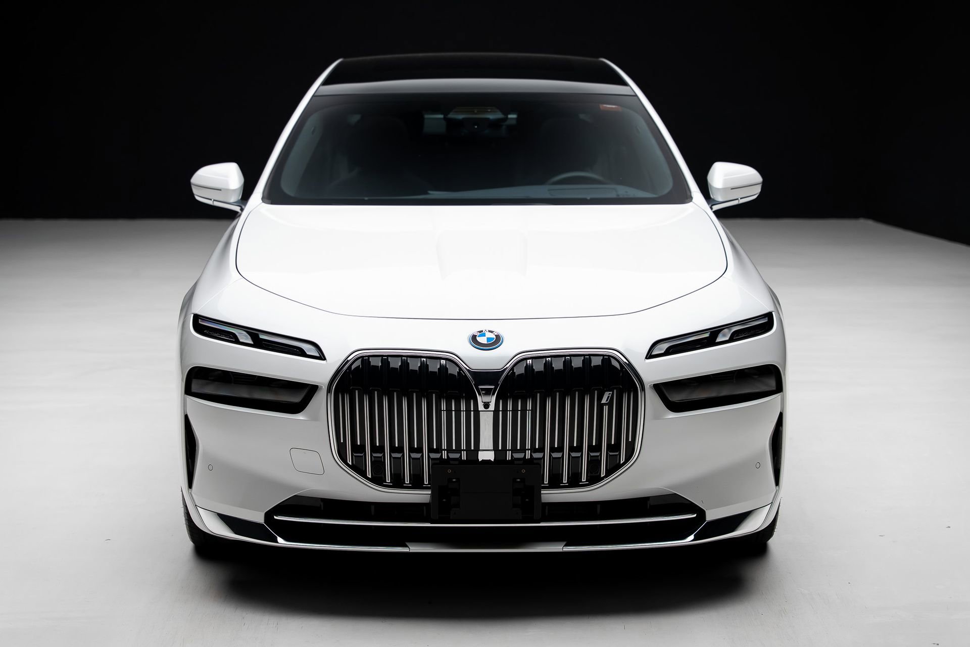 Used 2023 BMW i7 xDrive60 AWD/4WD image 6