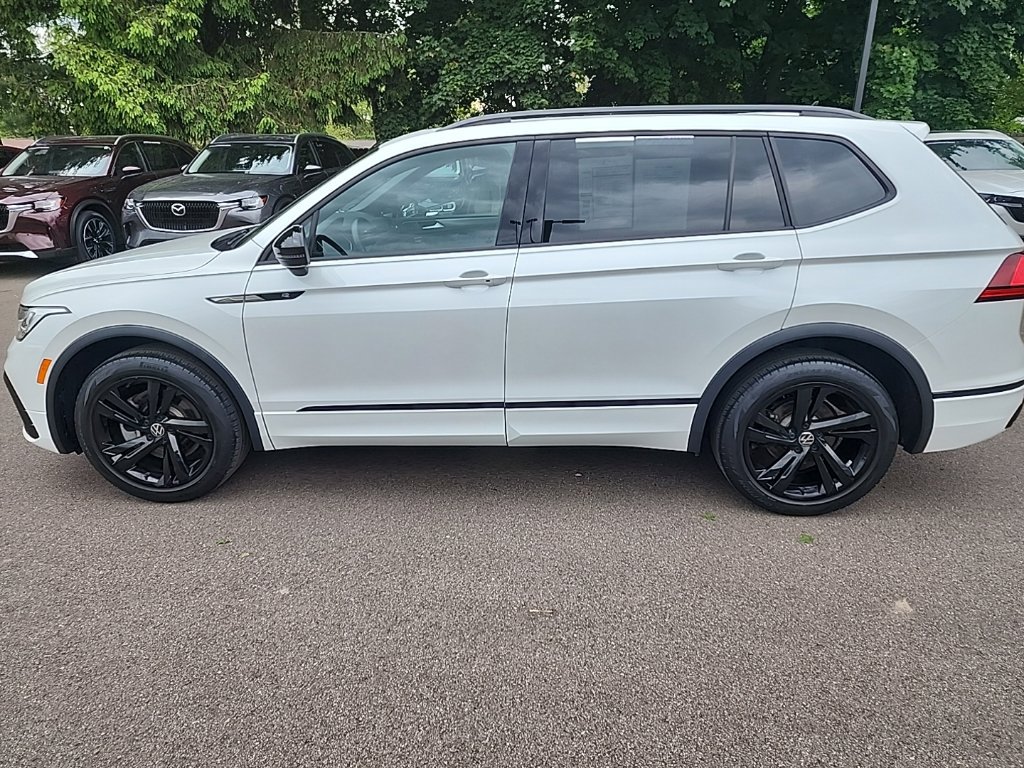 Used 2023 Volkswagen Tiguan SE R-Line AWD/4WD image 8