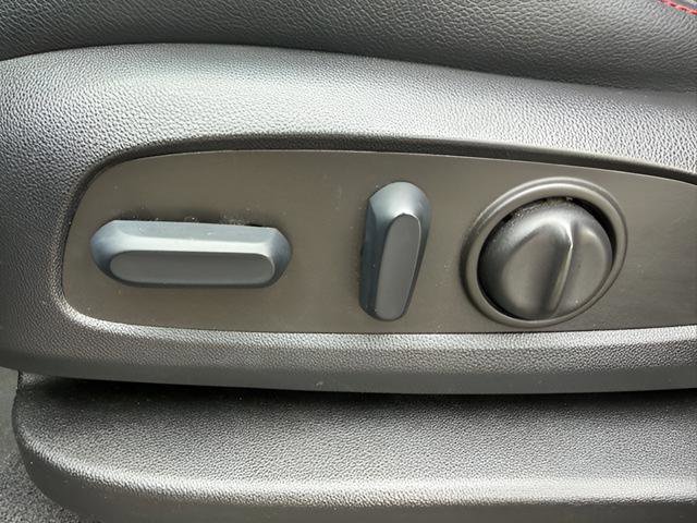 Used 2023 Chevrolet Equinox RS FWD image 14