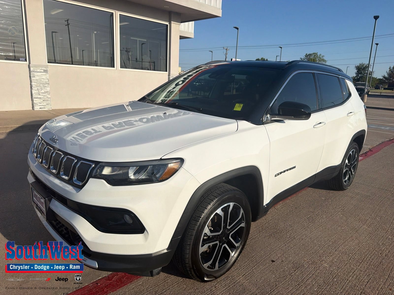 Used 2022 Jeep Compass Limited AWD/4WD image 1