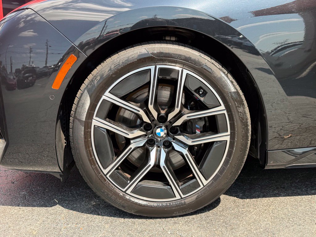 Used 2023 BMW 760i xDrive w/ Luxury Rear Seating Package AWD/4WD image 10