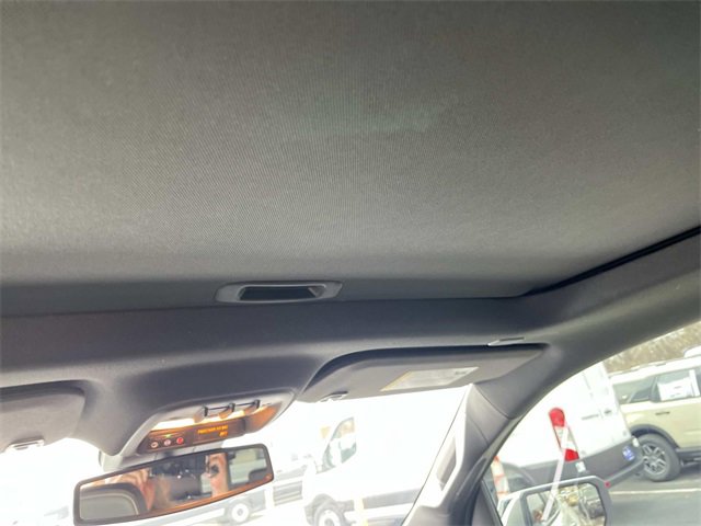 Used 2024 GMC Canyon Denali image 13