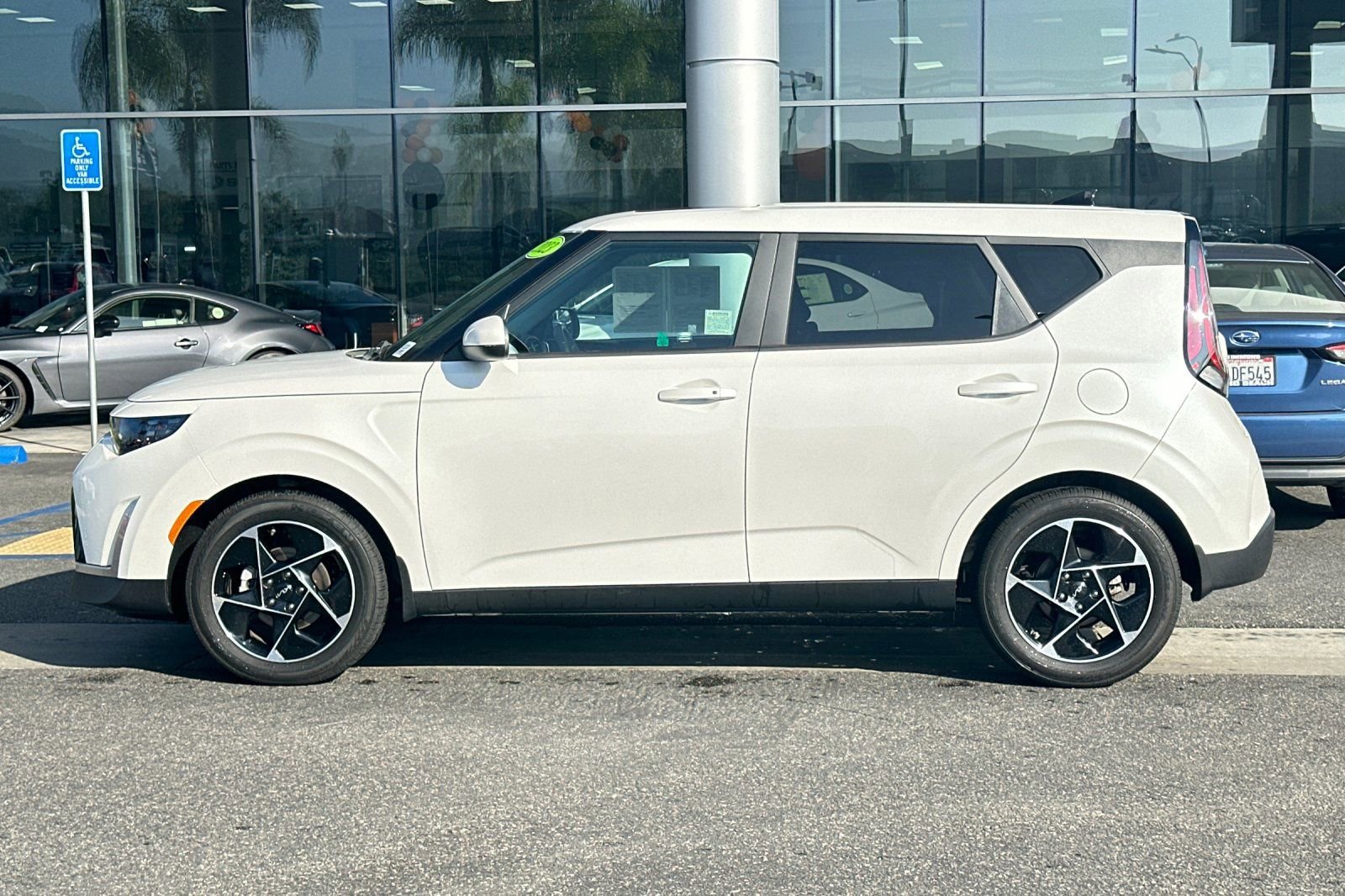 Used 2023 Kia Soul EX image 7